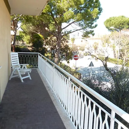 R11 - Con Ampio Terrazzo アパート